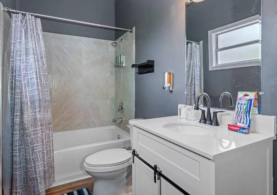 度假居 Wonderful 3 Bed 2 Bath House In Heart Of Ybor City 坦帕