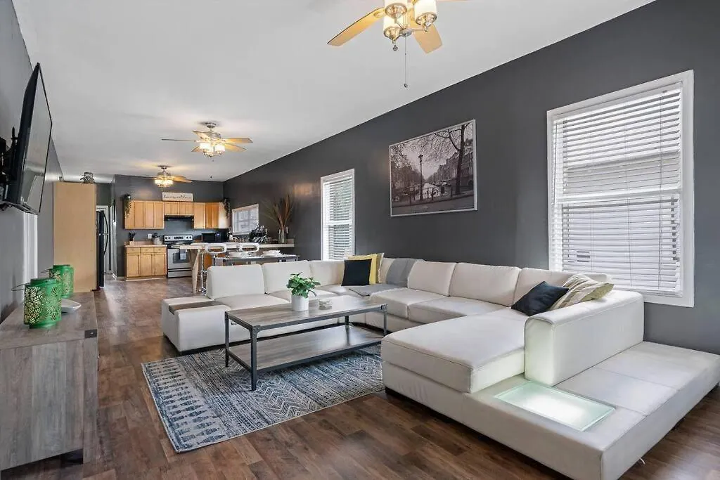 Wonderful 3 Bed 2 Bath House In Heart Of Ybor City 坦帕