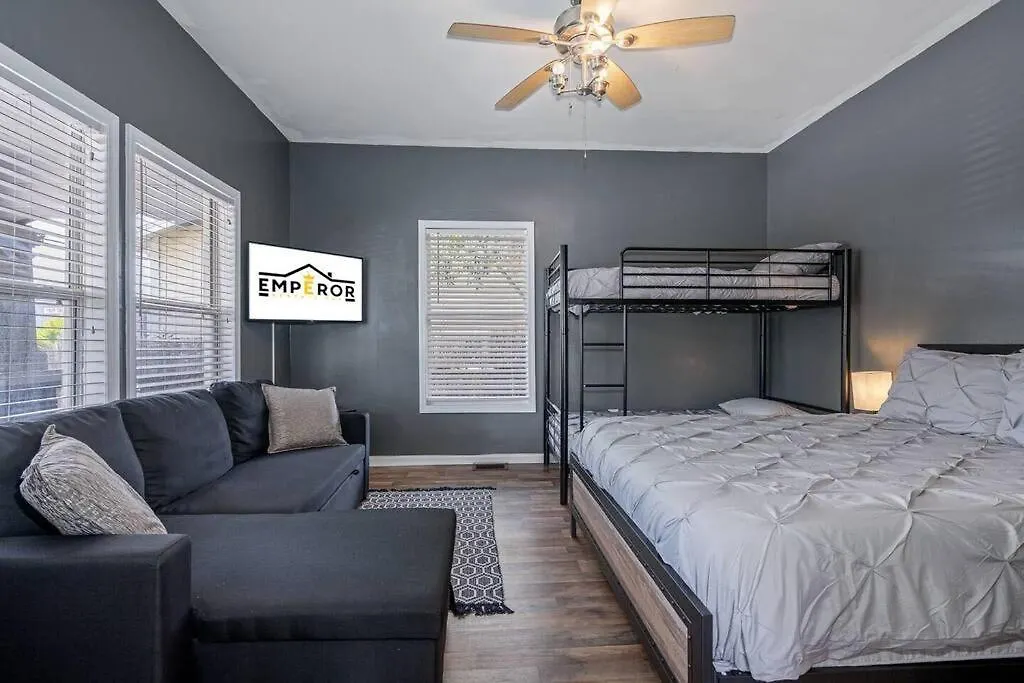 Wonderful 3 Bed 2 Bath House In Heart Of Ybor City 坦帕 度假居