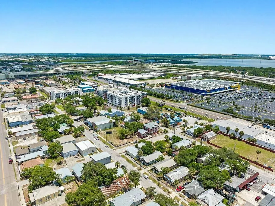 Wonderful 3 Bed 2 Bath House In Heart Of Ybor City 坦帕 度假居